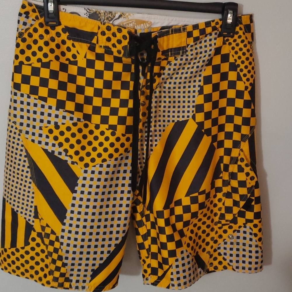 Van's men's board shorts size 32